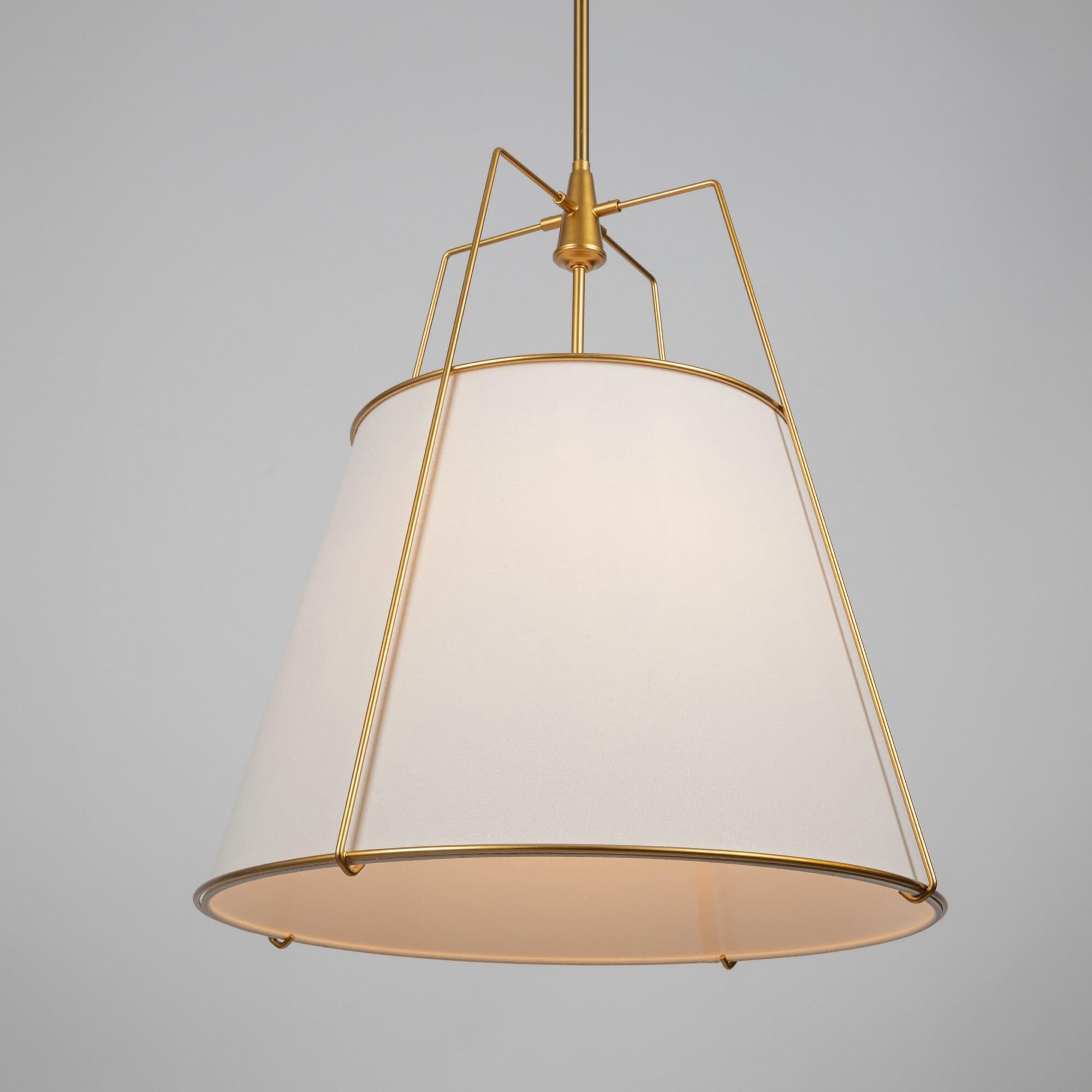 Shown in Brass finish and Pvc+linen shade