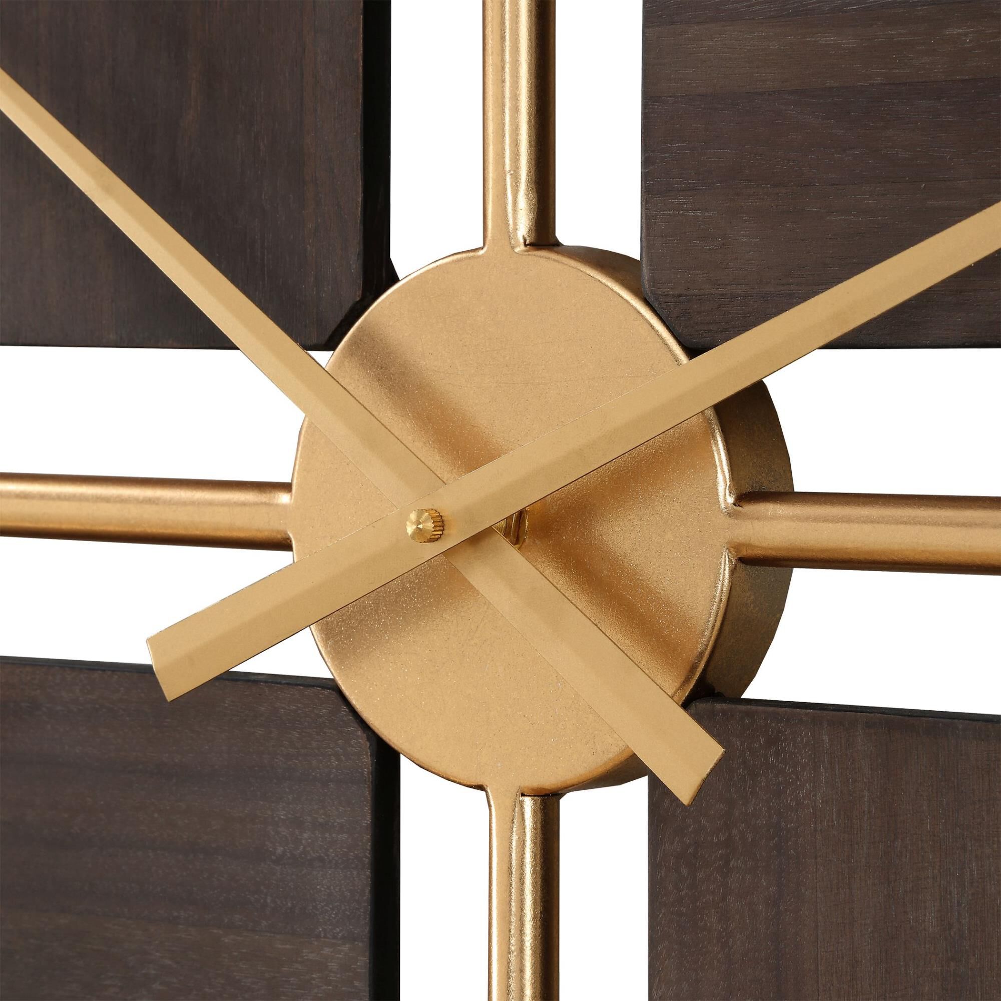 Shown in This Unique Clock Is A Harmonious Blend Of Form And Function, Divided Into Four Seamlessly Pieced Se finish